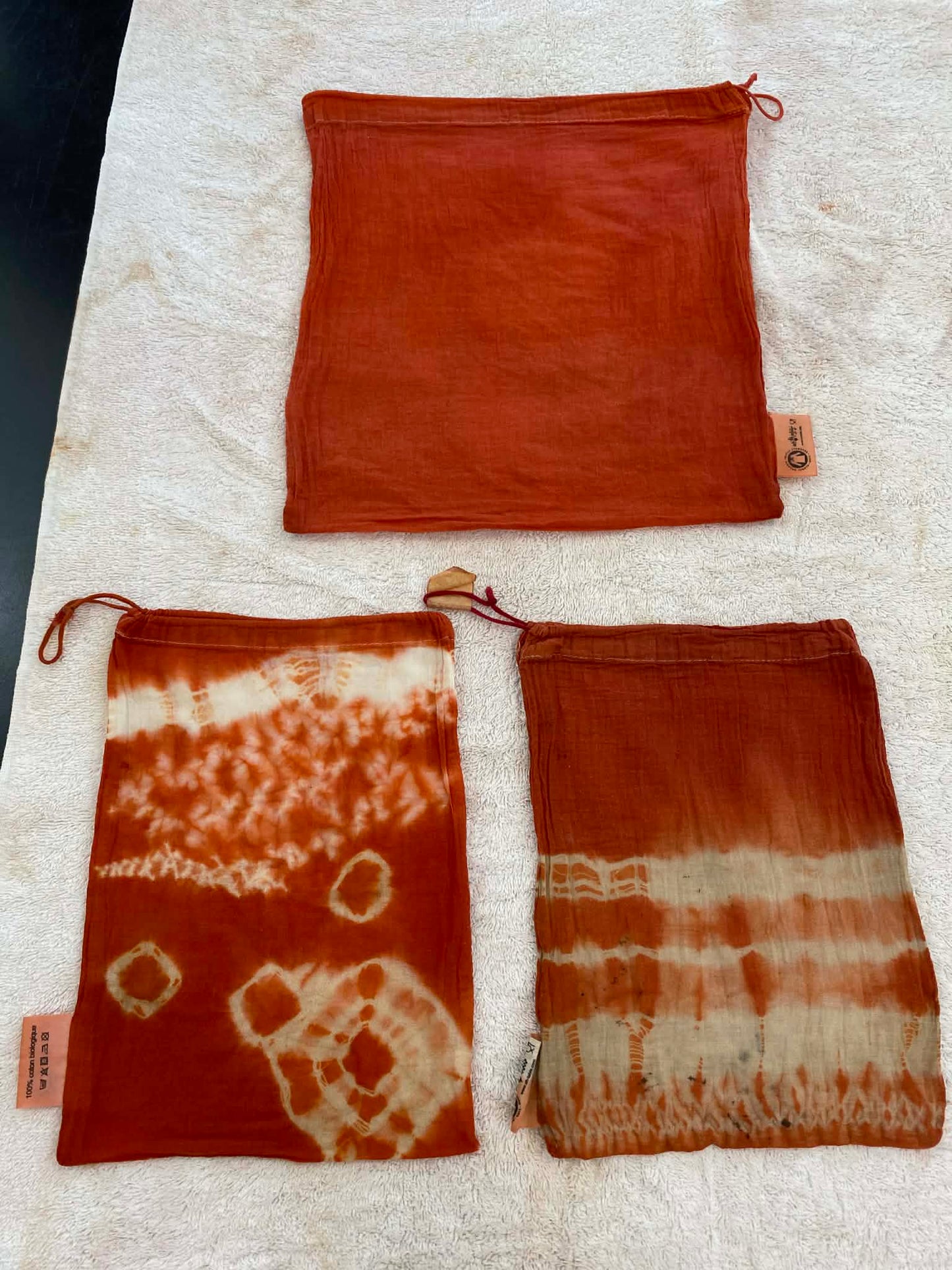 Revaloriser soi-même ses vêtements par la teinture textile végétale : ROSE INCANDESCENT