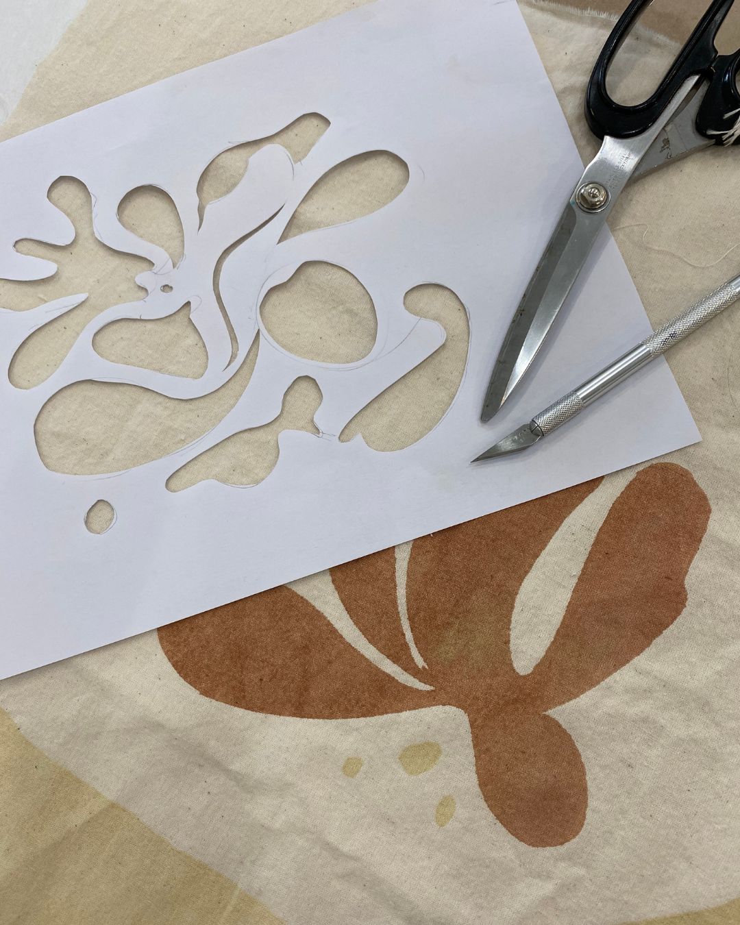 Atelier de sérigraphie végétale sur sac de coton réutilisable (cours sur demande pour écoles ou team building))