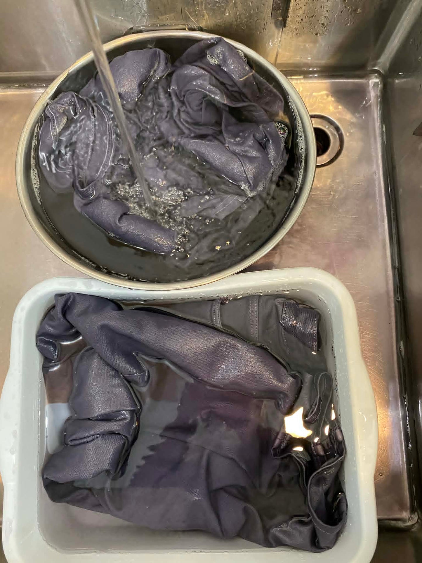 Teindre soi-même ses vêtements par la teinture textile végétale : COULEUR "HEURE MAUVE"